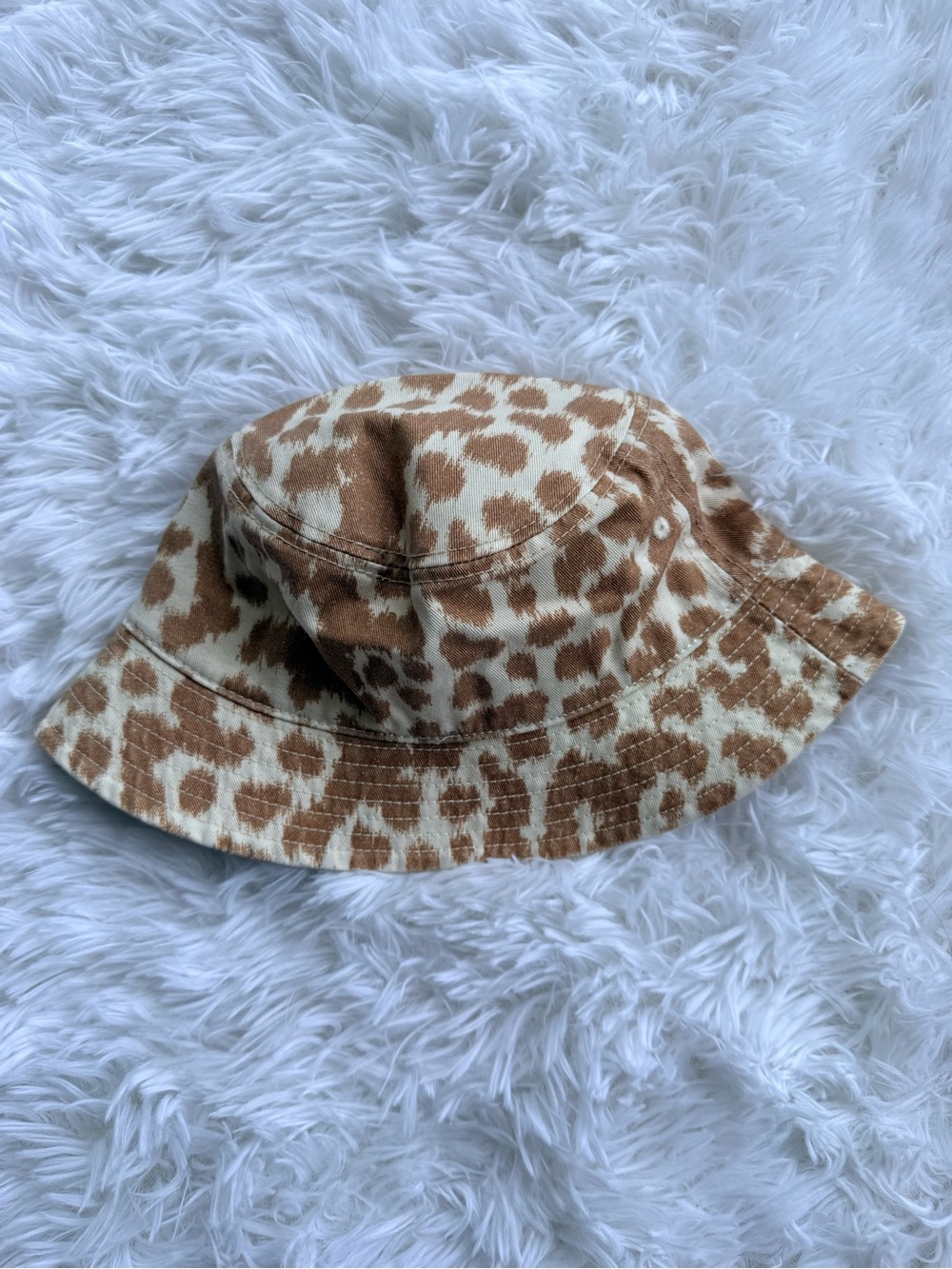 aerie Cream and Brown Patterned Cap with Branded Tag - Picture 3 of 4